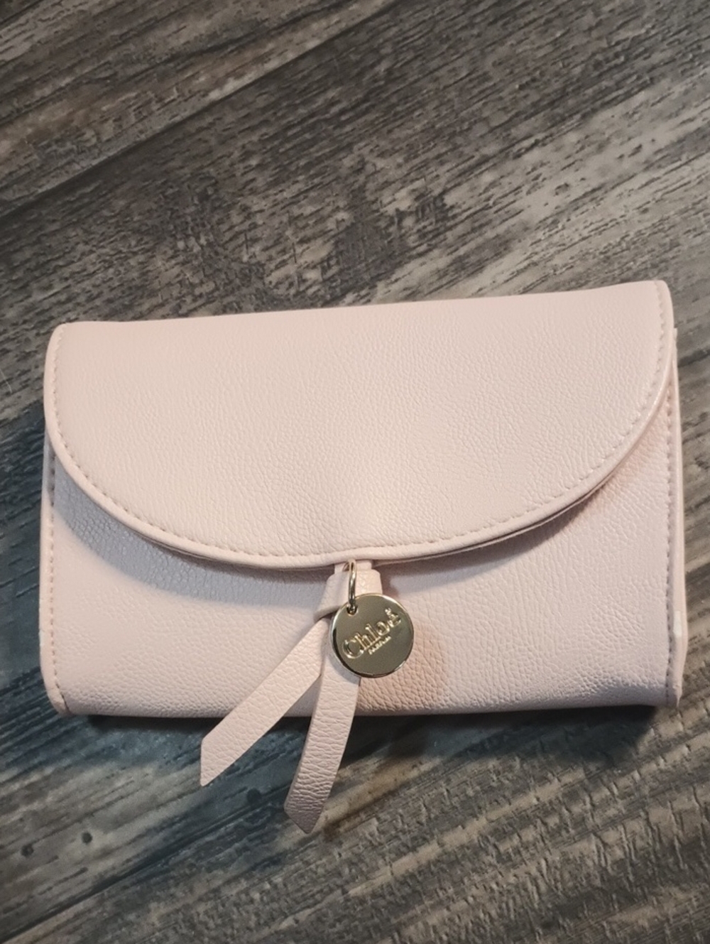 CHLOE' Light Pink Faux Leather Wallet with Gold Charm - Picture 7 of 12